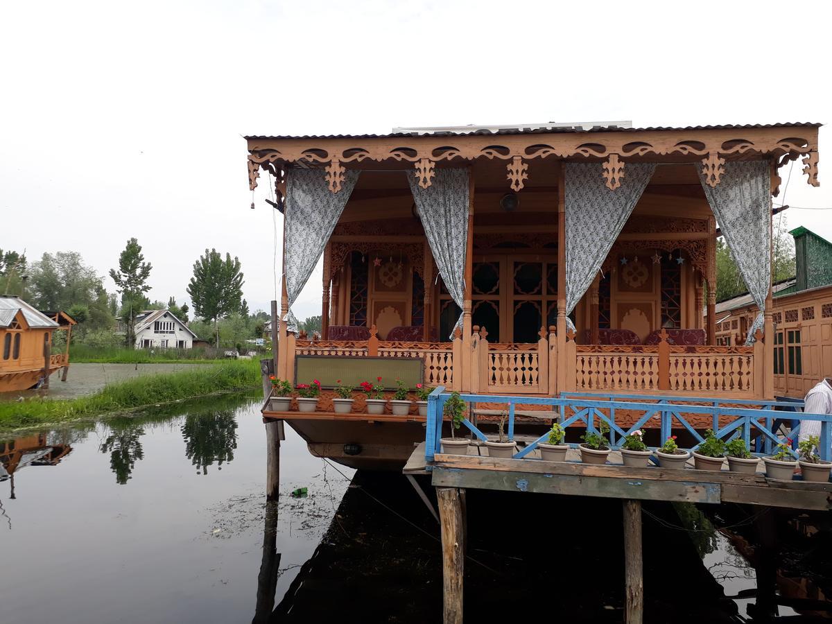 Heritage Geneva House Boat Srīnagar Esterno foto