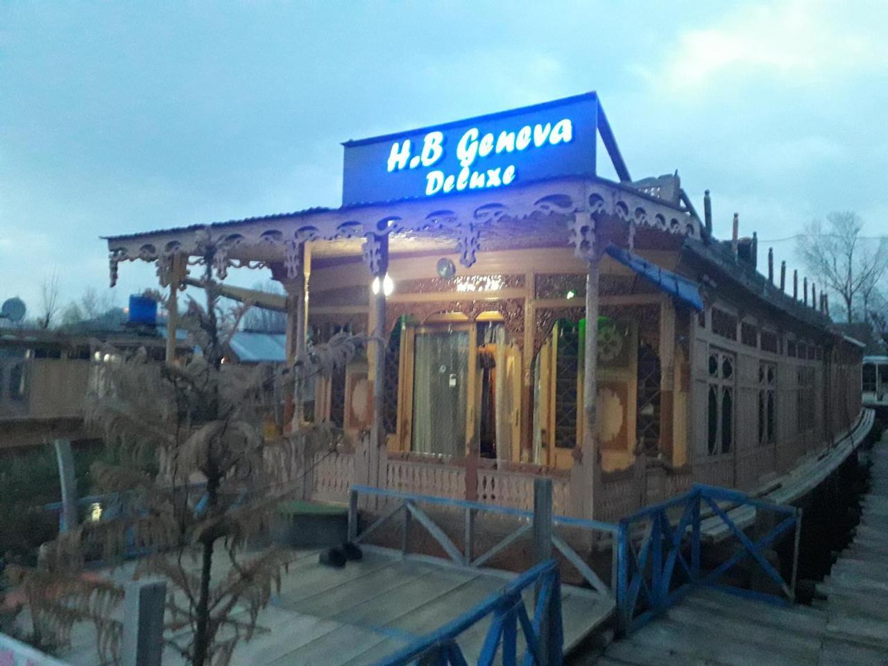 Heritage Geneva House Boat Srīnagar Esterno foto