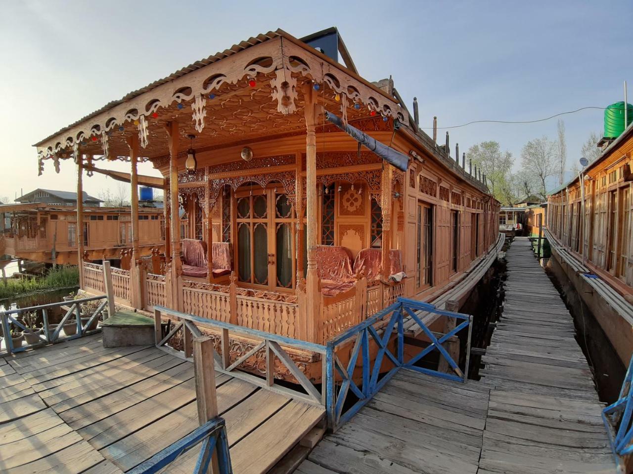 Heritage Geneva House Boat Srīnagar Esterno foto